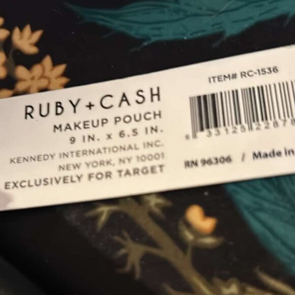 Ruby + Cash - makeup pouch - Black w/Dream wording - Item#RC-1536 New/w tag - Picture 5 of 6